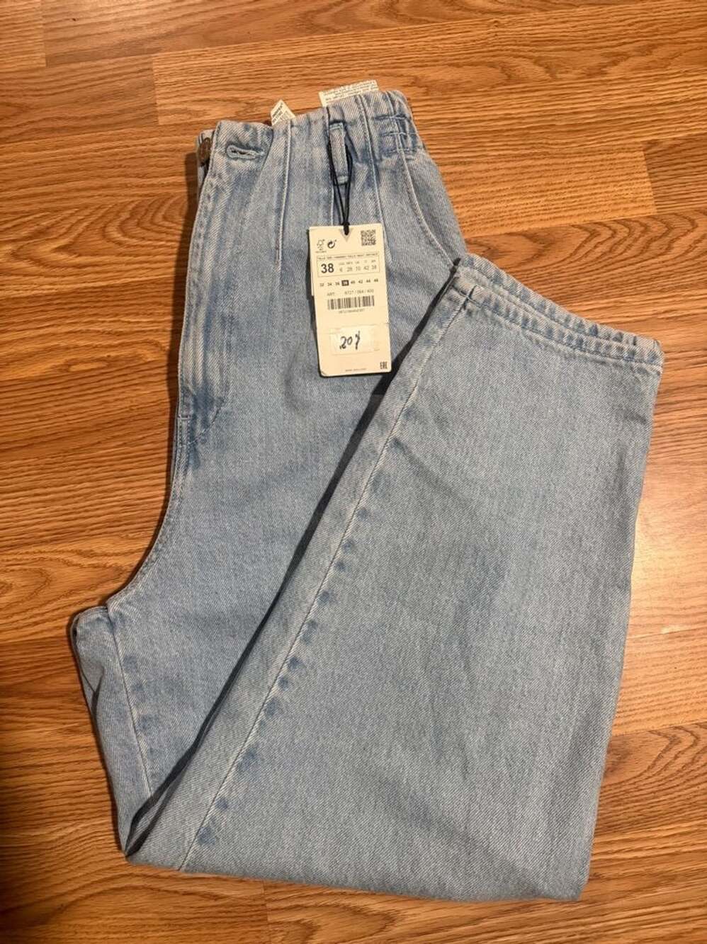 Zara High-Rise Relaxed Jeans Size 38 (US 6)